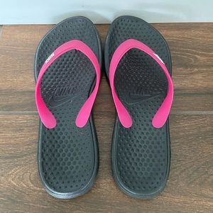 Nike Women’s Flip Flops 🩴